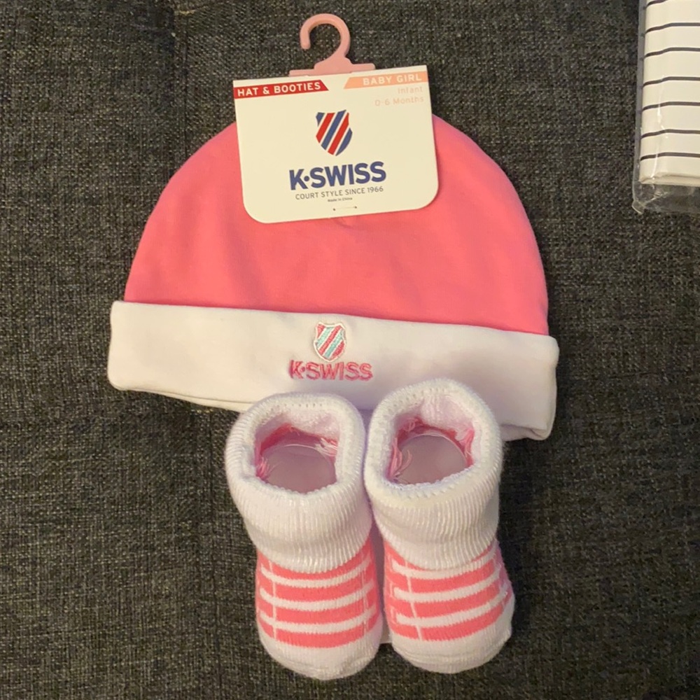 Hat and sock set